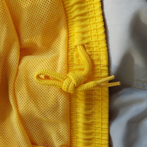 Perry Ellis America Active Swim Trunks - Picture 5 of 10